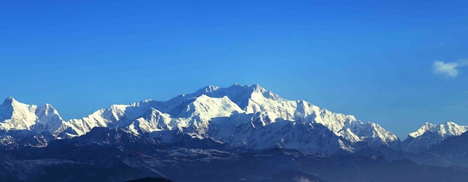 Read more about the article 6 Nights / 6 Days Sandakphu including Cab and Hotel