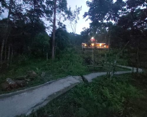 Ban Pakaha Home stay at night